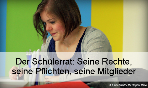 Schuelerin des Schülerrats beim Schreiben